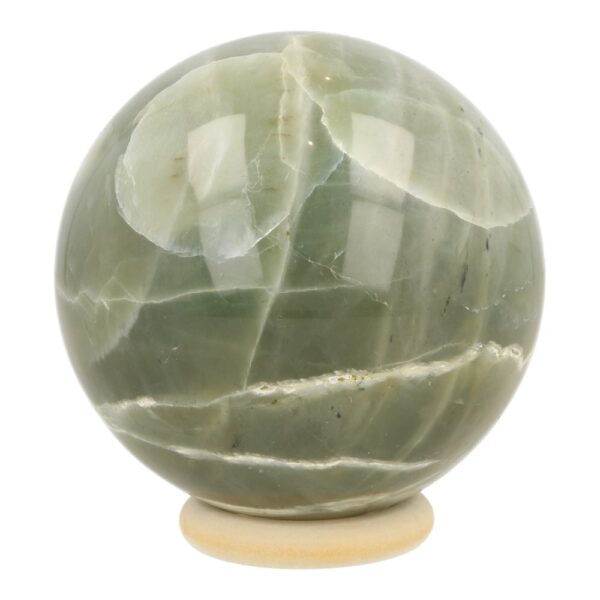 Fraaie groene maansteen bol met bijzondere tekening en diameter van 76mm